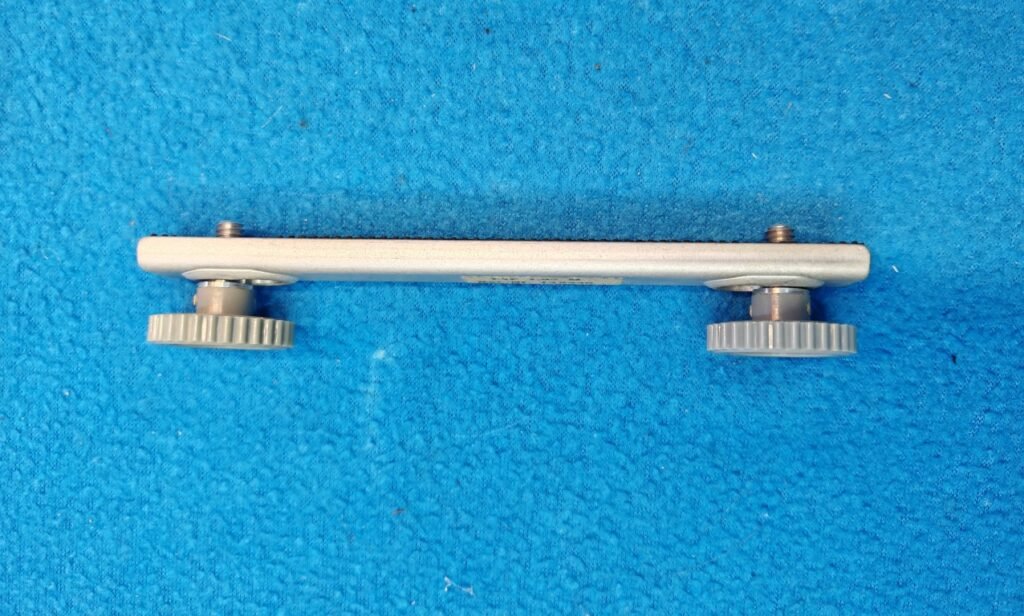 Barra doble para accesorios (1) (Mediana)