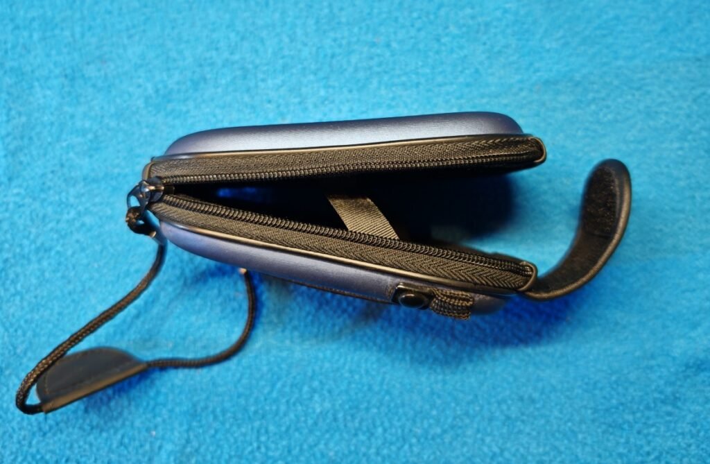 FUNDA UNIVERSAL AZUL (5) (Mediana)