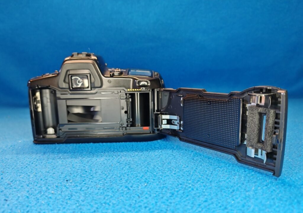MINOLTA DYNAX 500 SI (1) (Mediana)