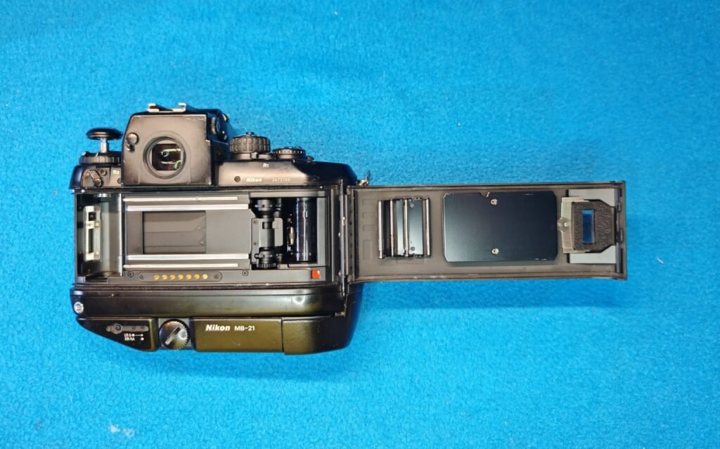 NIKON AF F4 s (7) (Mediana)