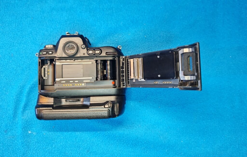 NIKON F100 (4) (Mediana)