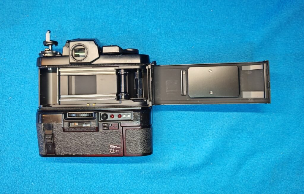 NIKON F3 DE2 + MOTOR MD-4 (6) (Mediana)