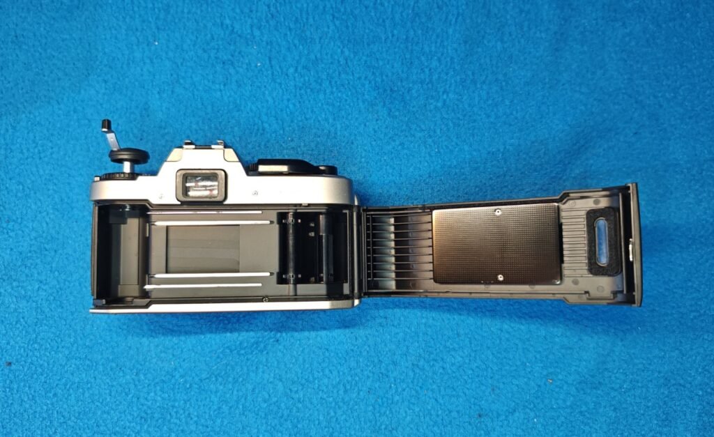 NIKON FE 10 (2) (Mediana)