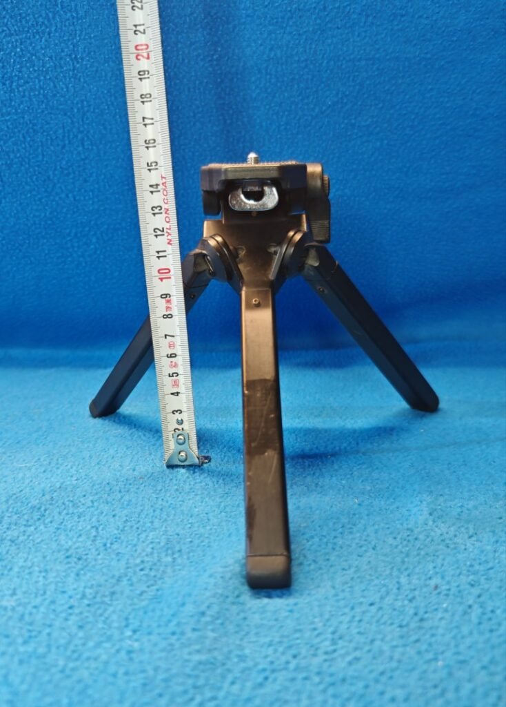 TRIPODE RECTANGULAR PEQUEÑO SIN MARCA (2) (Mediana)