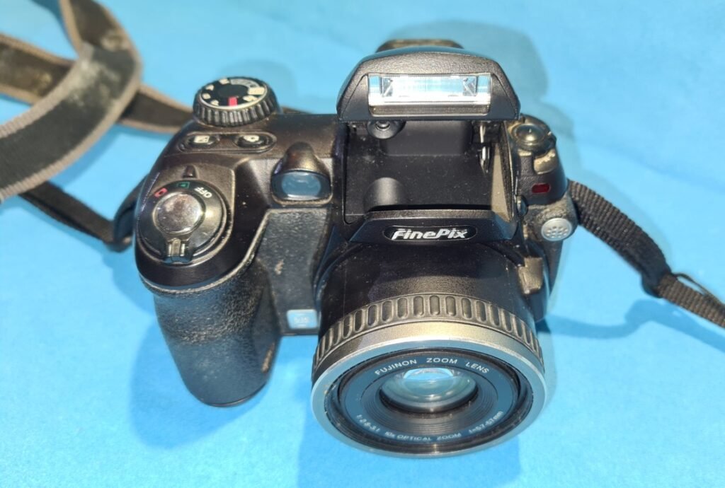 FUJIFILM FINEPIX (2) (Mediana)