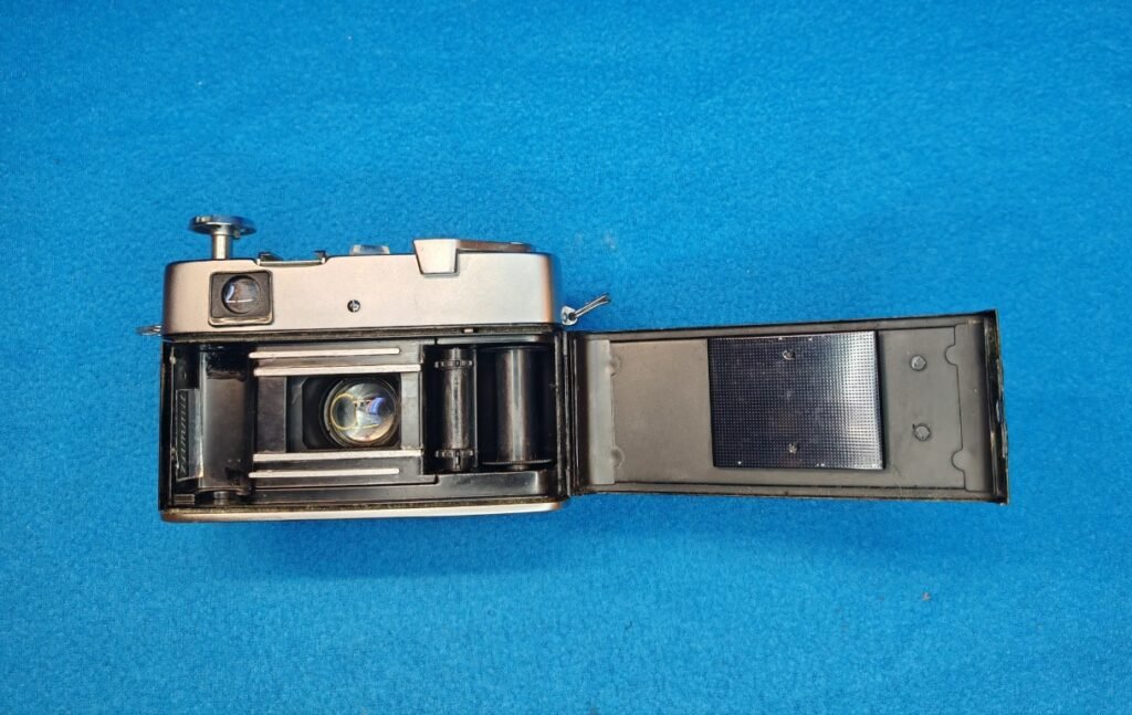 YASHICA LYNX 5000 (1) (Mediana)
